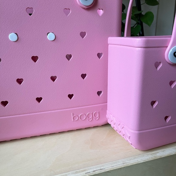 Limited Edition -♥Bogg® Bag Heart Collection♥ - Picture 3 of 8